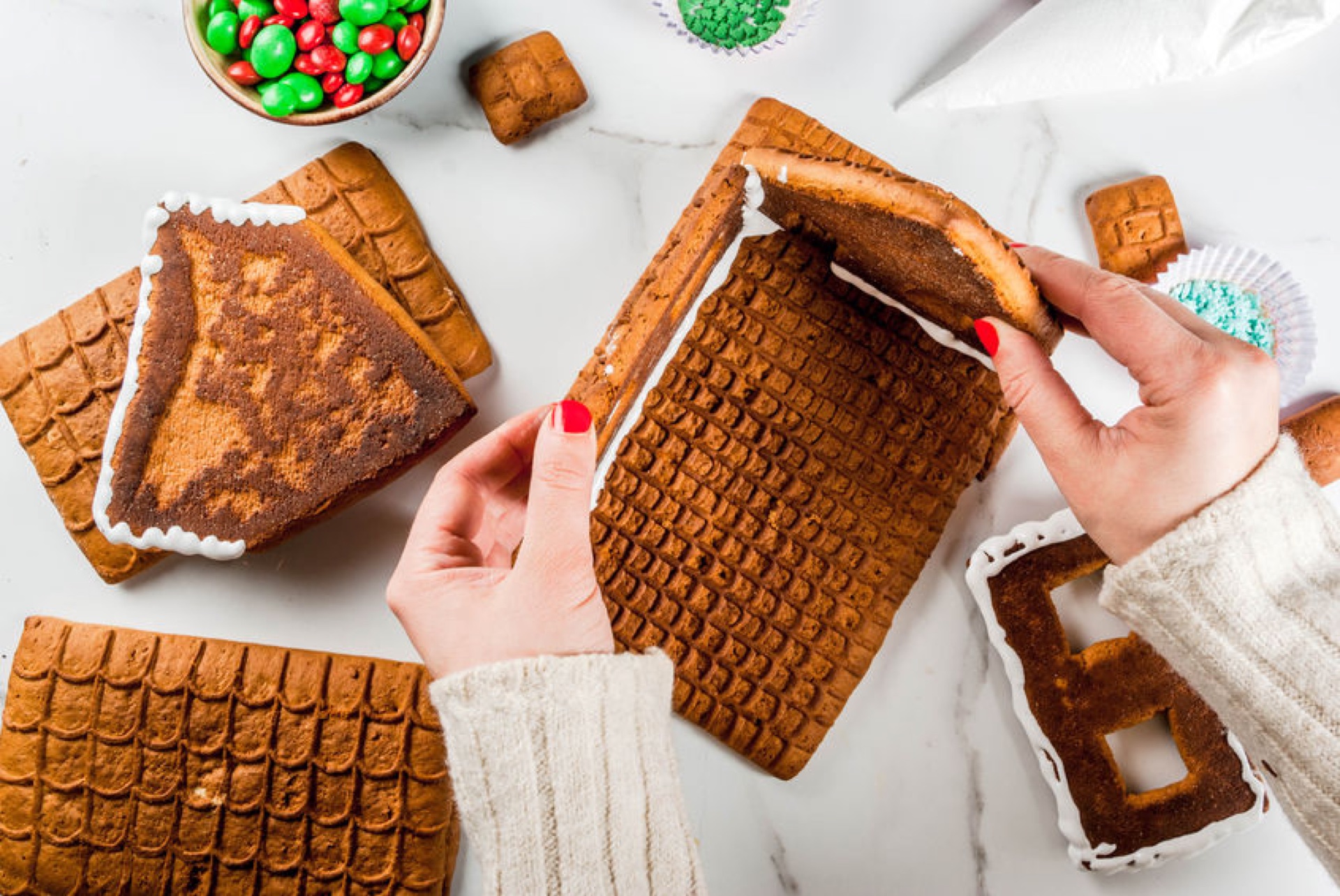 Lebkuchenhausbau: Lebkuchenhaus während des Teamevents